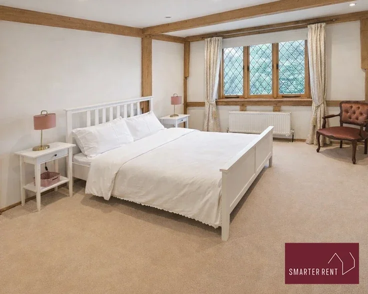 Flat Trumps Green Road in Borough of Runnymede