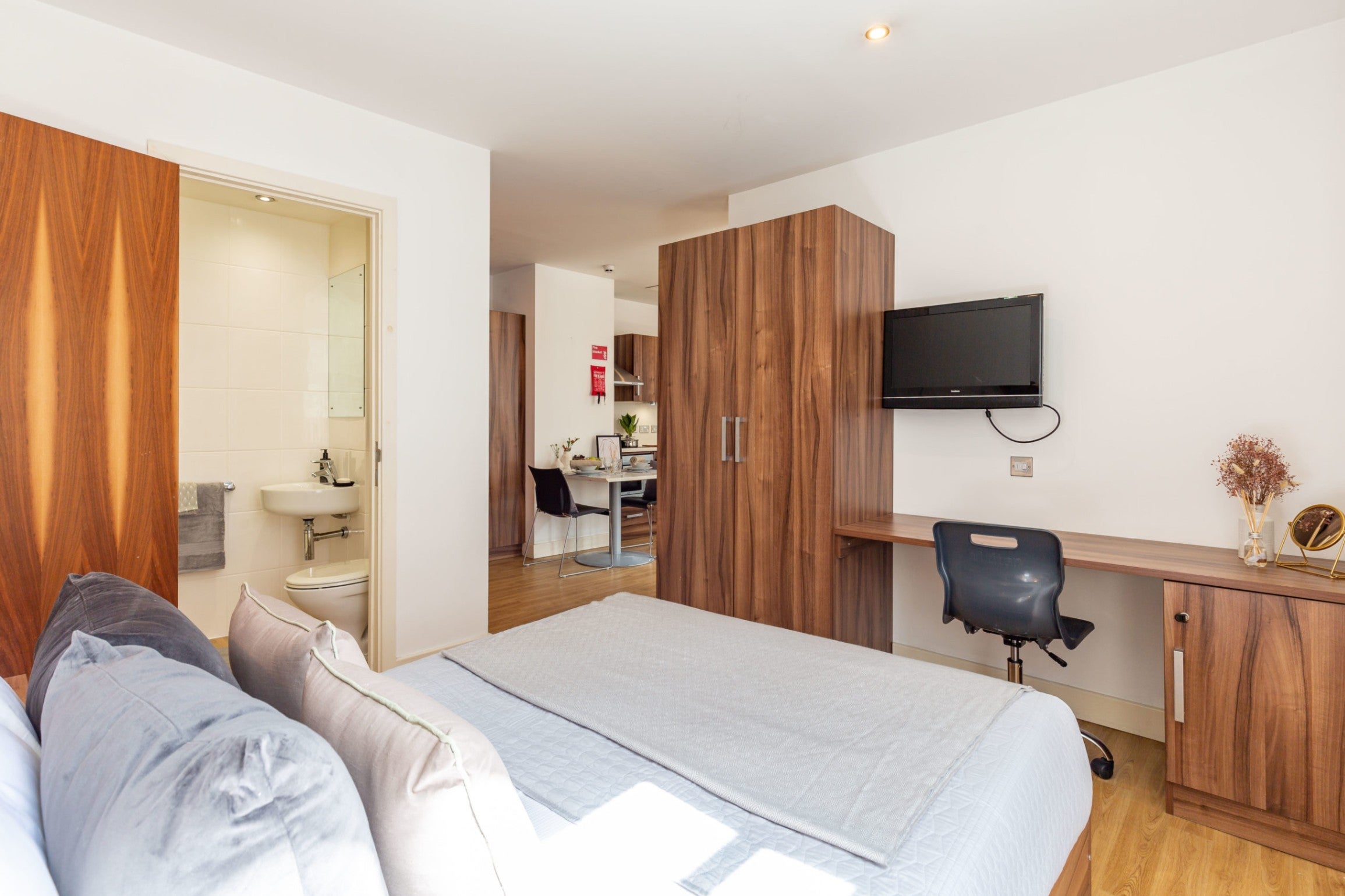 Flat Dighton Street in Bristol