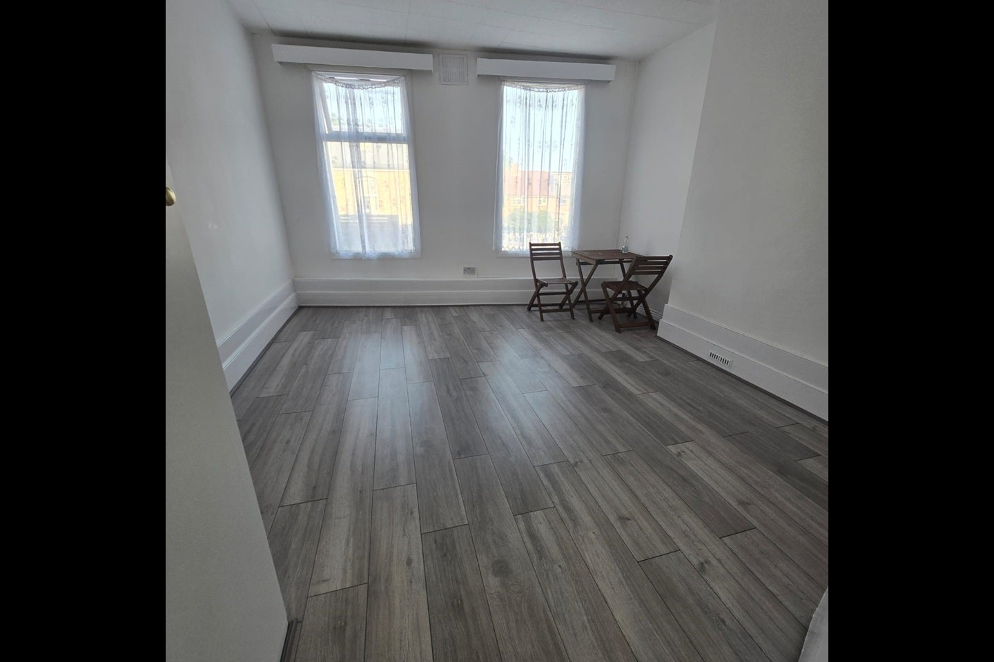Flat Leytonstone Road in Greater London
