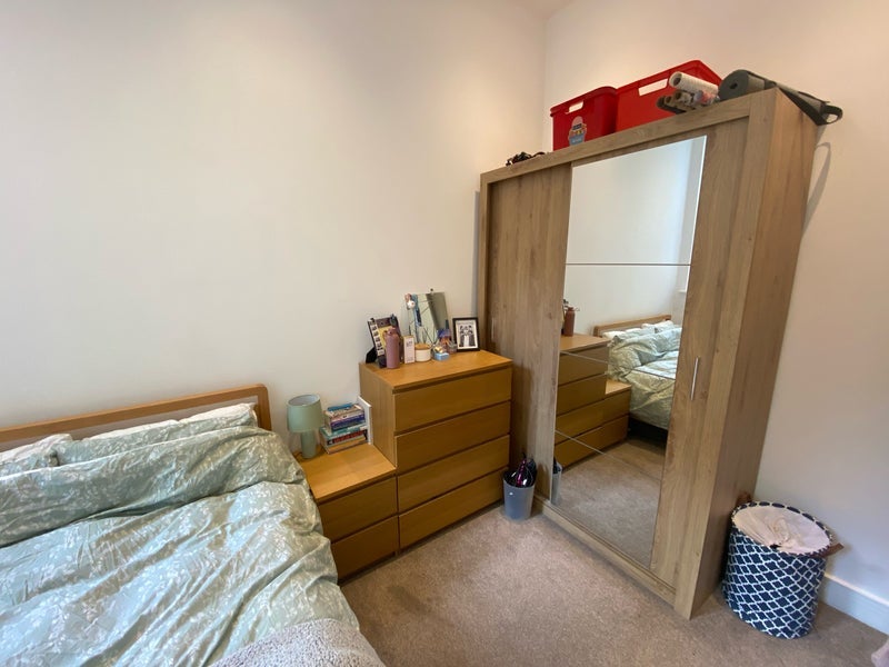 Room Finchley Road in Greater London