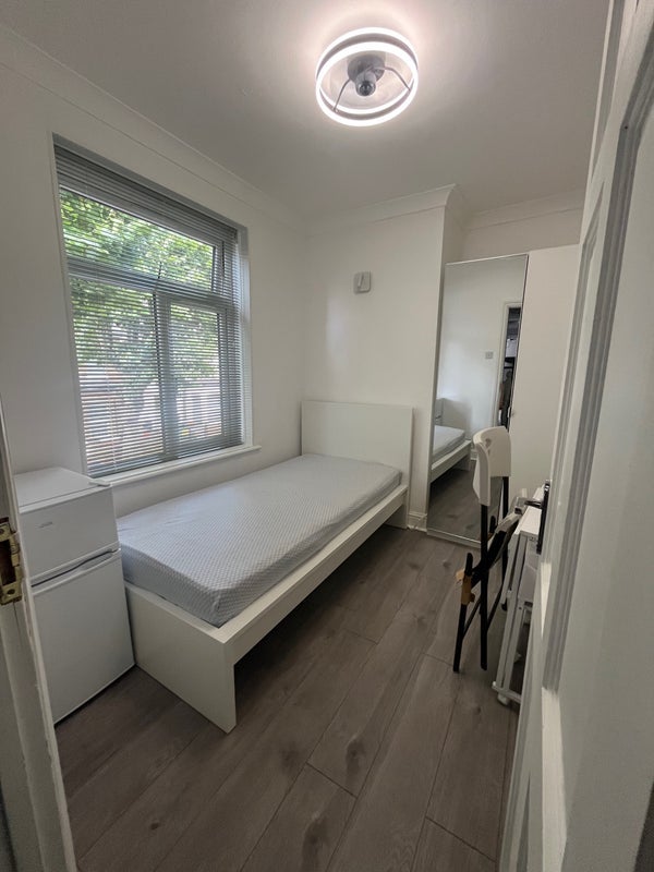 Room Jephson Road in Greater London