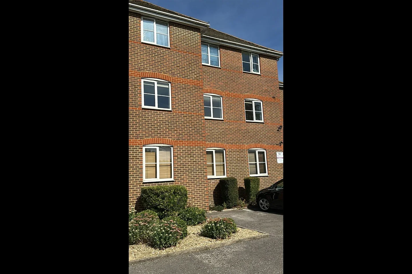 Flat Teesdale Avenue in Greater London