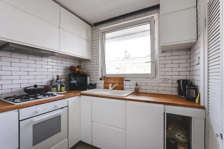 Flat Wellington Row in Greater London