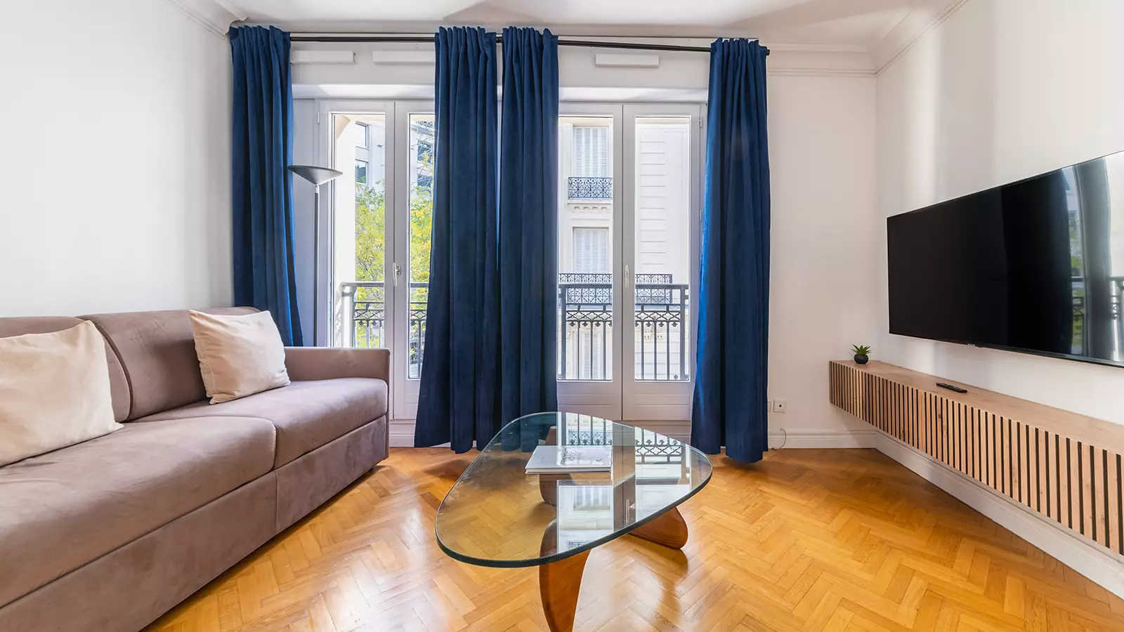 Appartement Avenue Raymond Poincaré à Paris