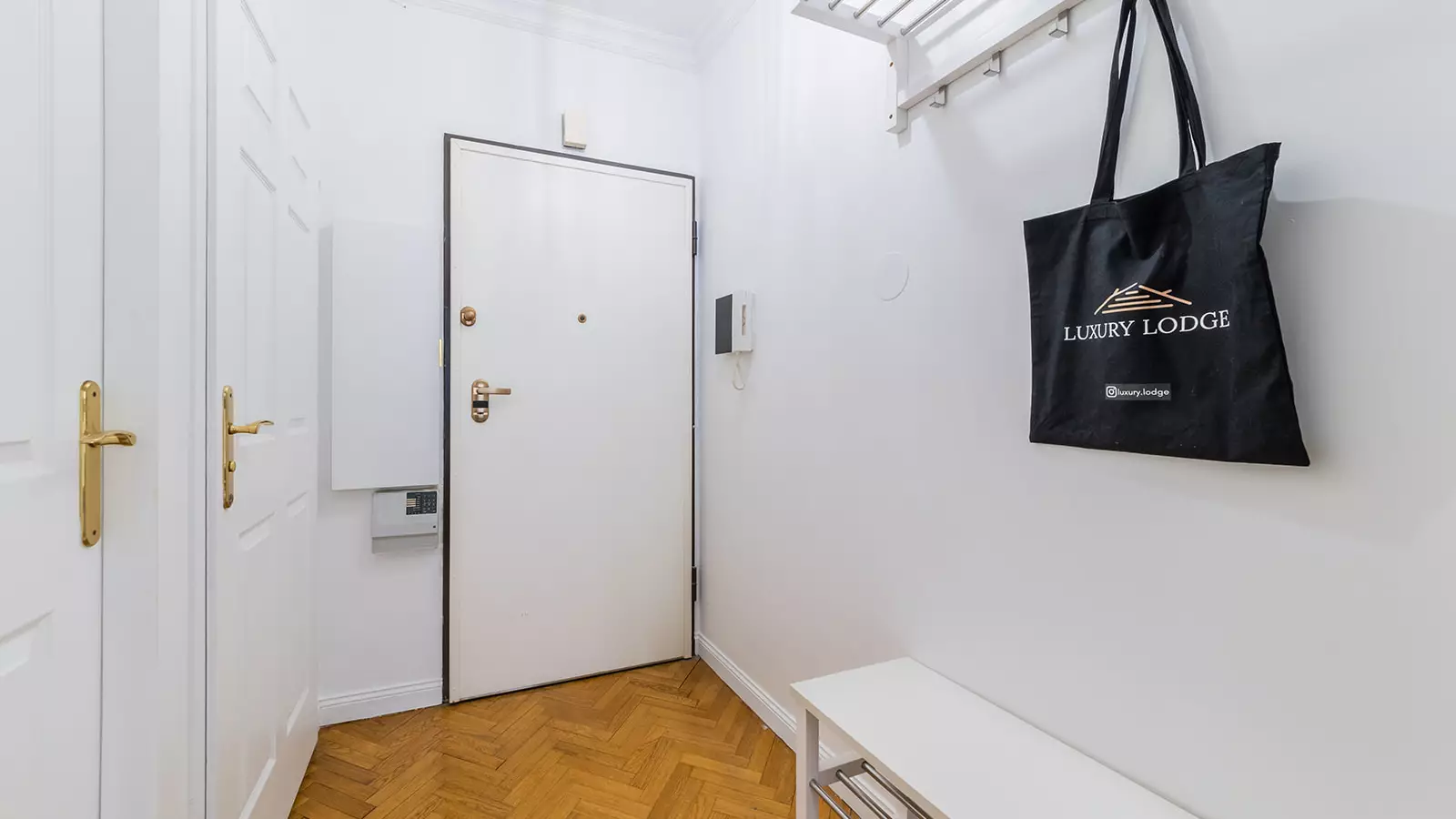Appartement Avenue Raymond Poincaré à Paris