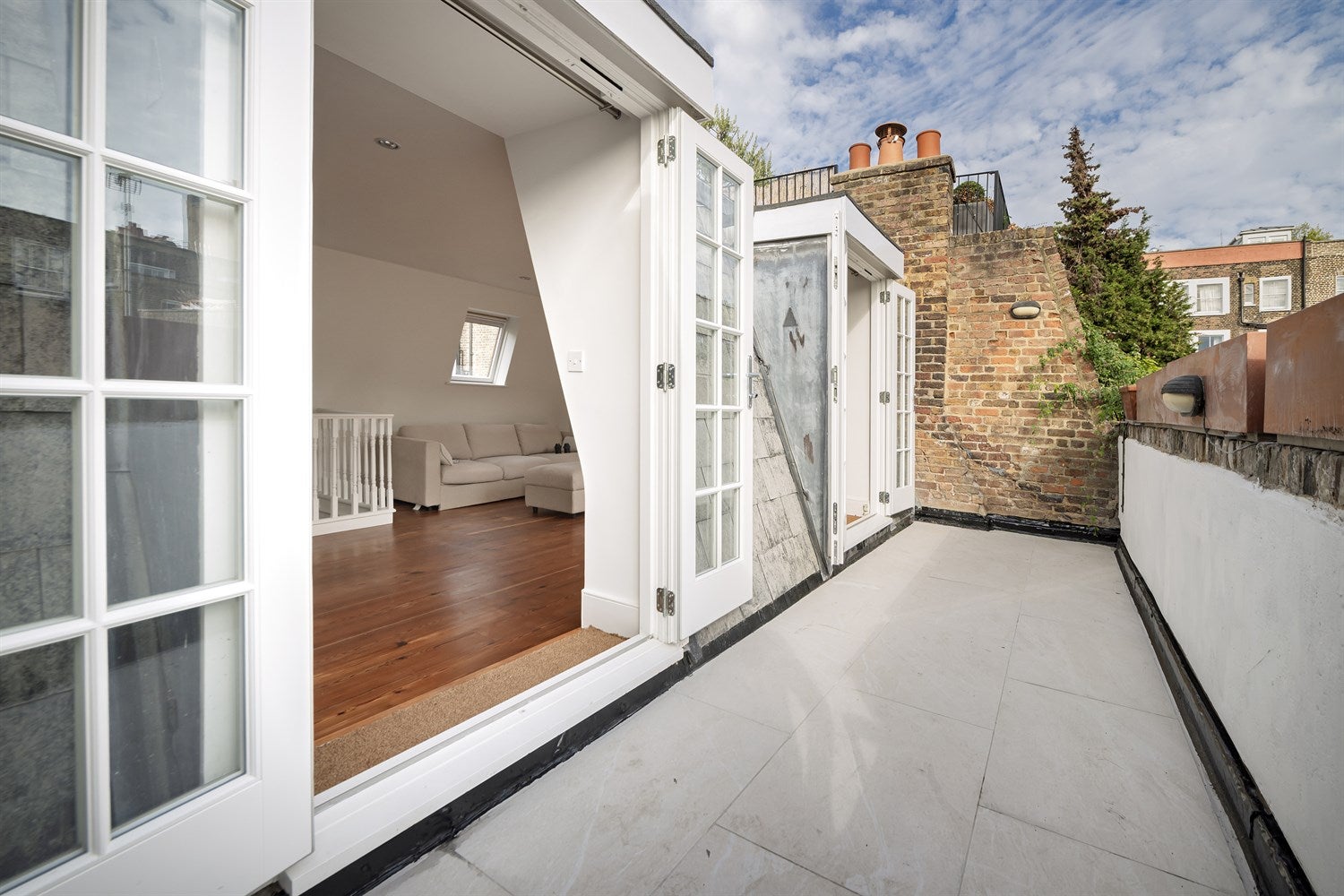 Flat St Luke's Mews in Greater London