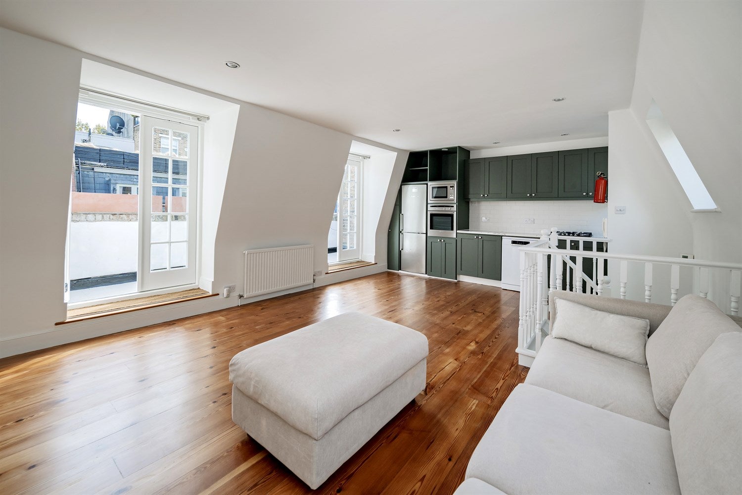 Flat St Luke's Mews in Greater London