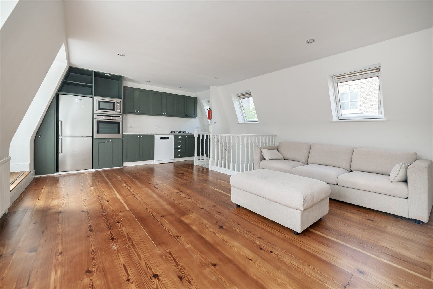 Flat St Luke's Mews in Greater London