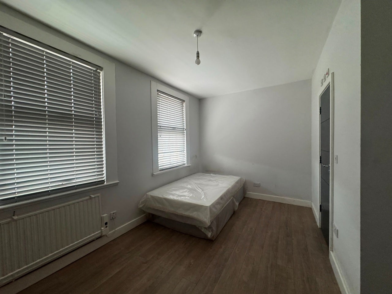 Flat Tachbrook Road in Greater London