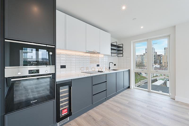Flat Townsend Road in Greater London