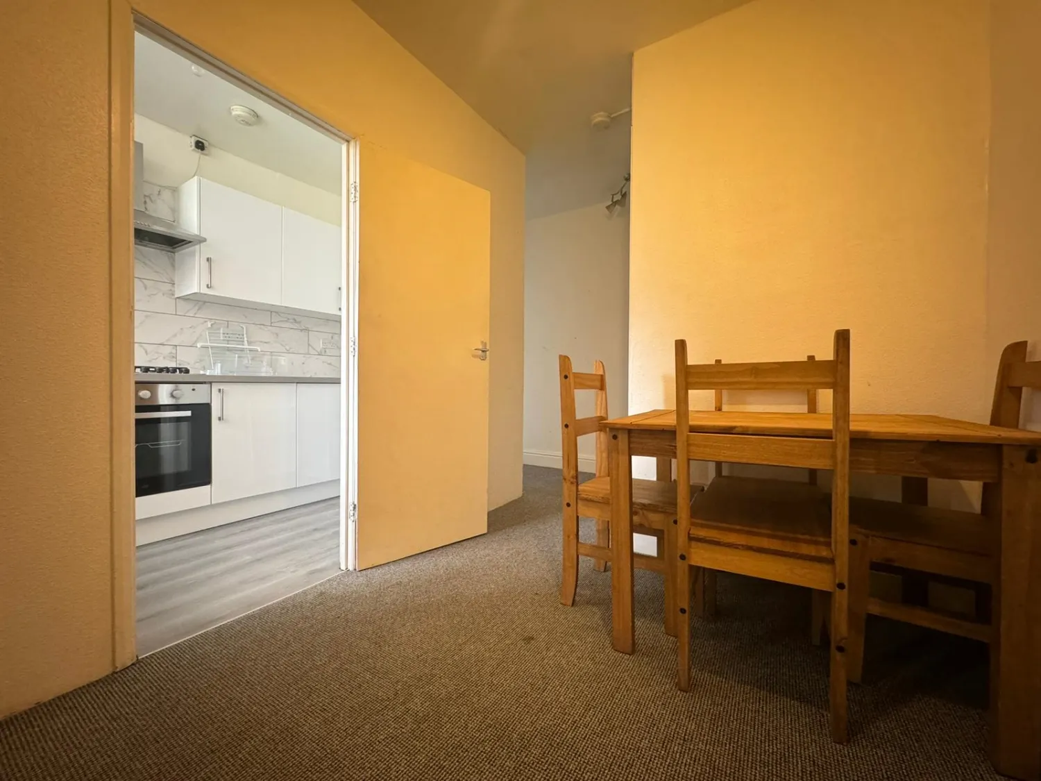 Flat Abbeydale Road in Sheffield