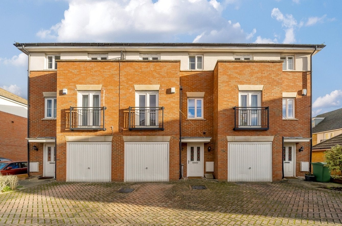 House Littlestone Close in Greater London