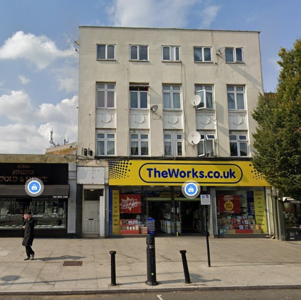 Flat Albert Crescent in Greater London