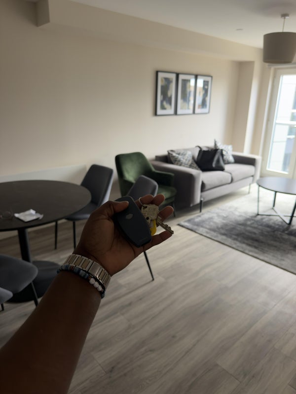 Room Shawheath Close in Manchester