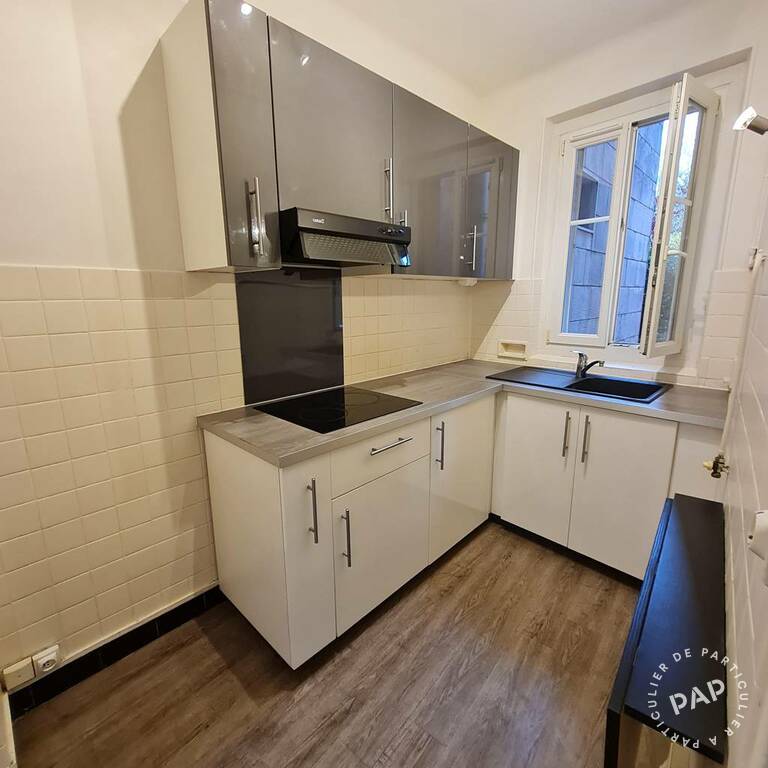 Flat Rue Antoinette Fouque in Paris