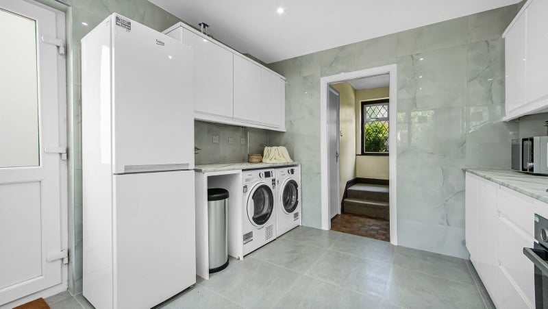 Room Bond Street in Greater London
