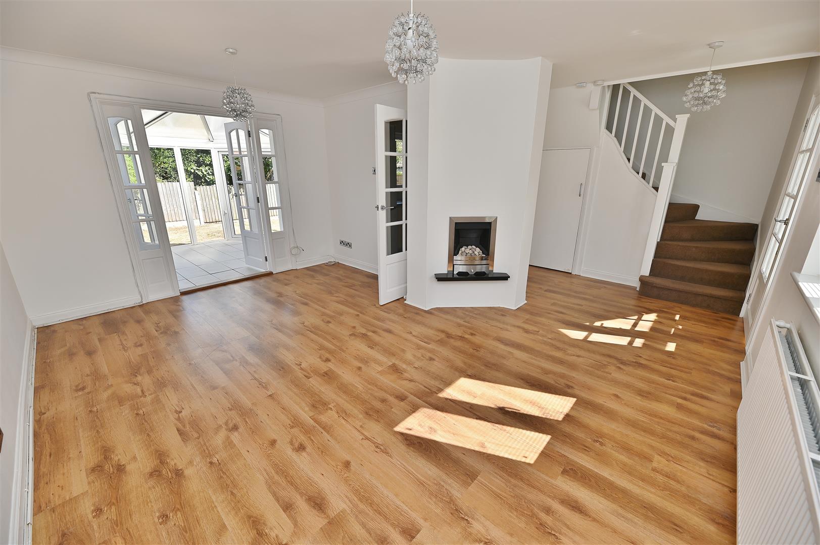 Room Gate Lodge Square in Basildon