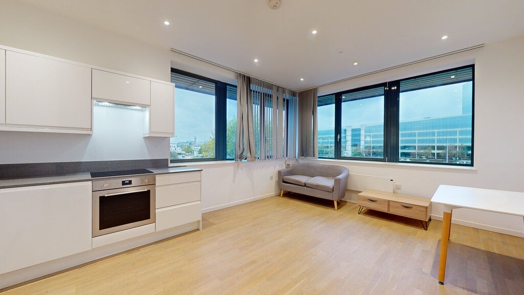 Flat Riverbank Way in Greater London