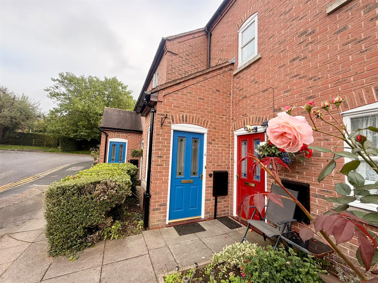 Flat Millers Gate in Stone