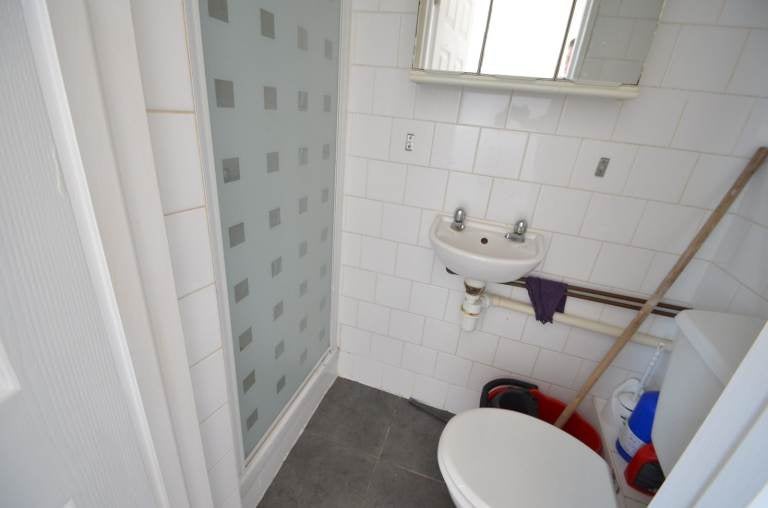 Flat Chingford Road in Greater London