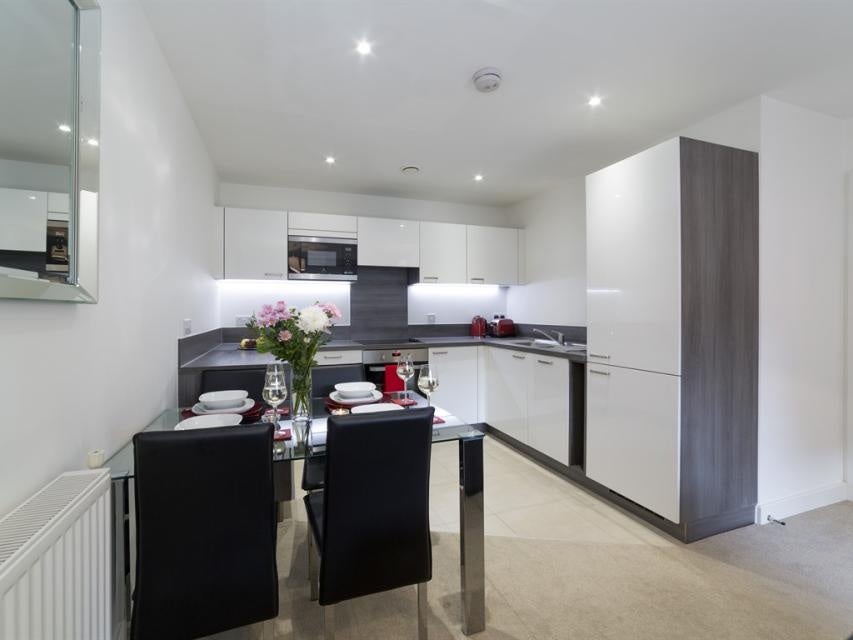 Flat Adenmore Road in Greater London