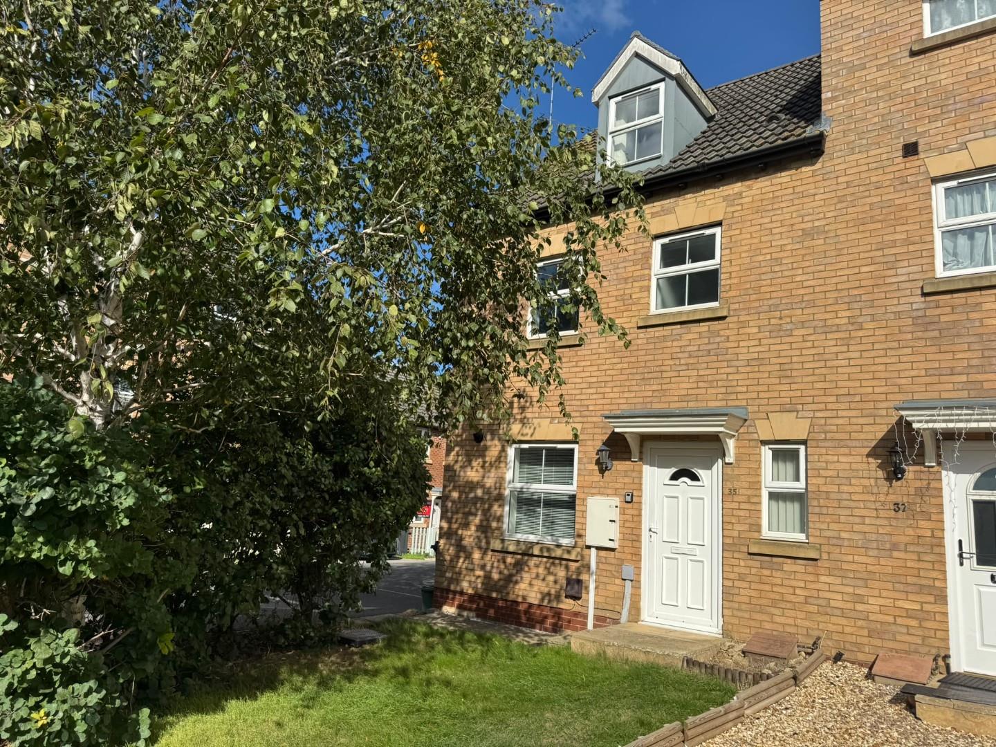 House Carlisle Close in Corby