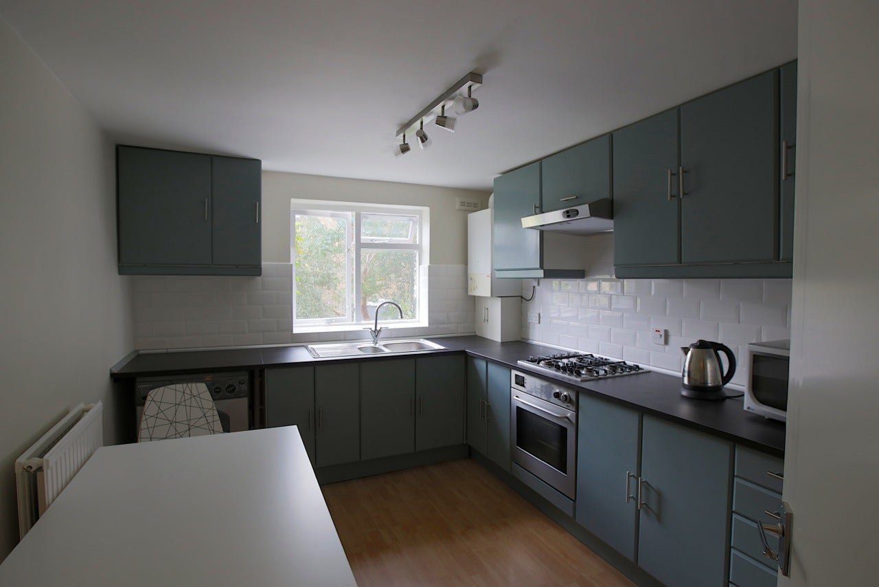 Flat Riversdale Road in Greater London