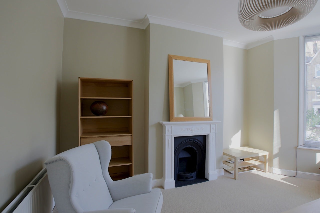 Flat Riversdale Road in Greater London