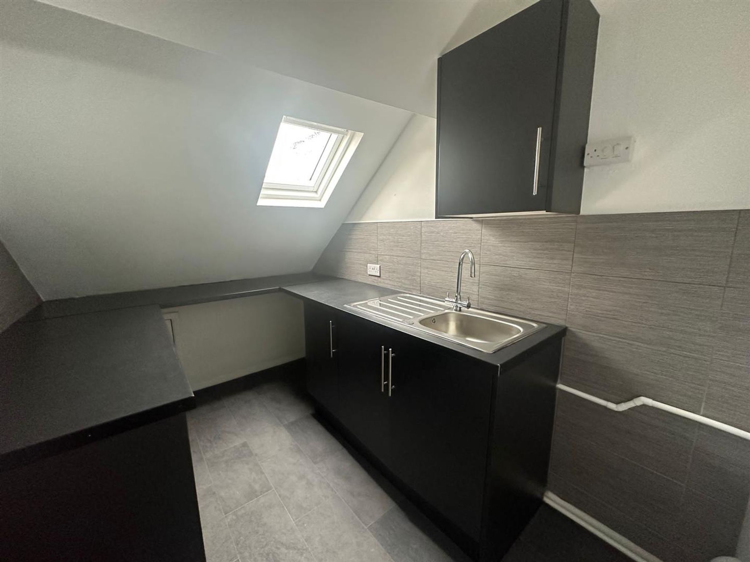 Flat Marine Road in Pensarn