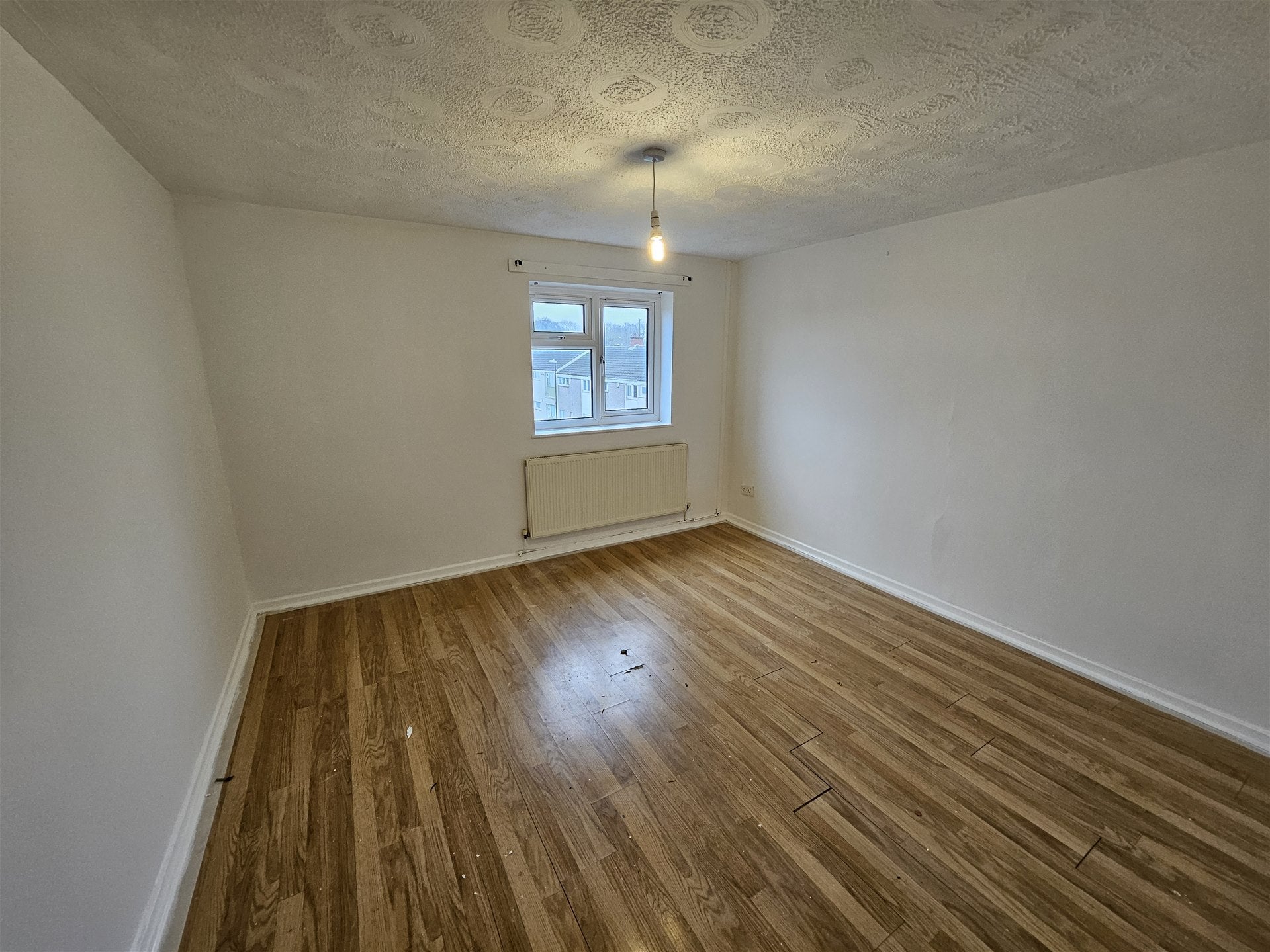 Flat Wroxall Drive in Coventry