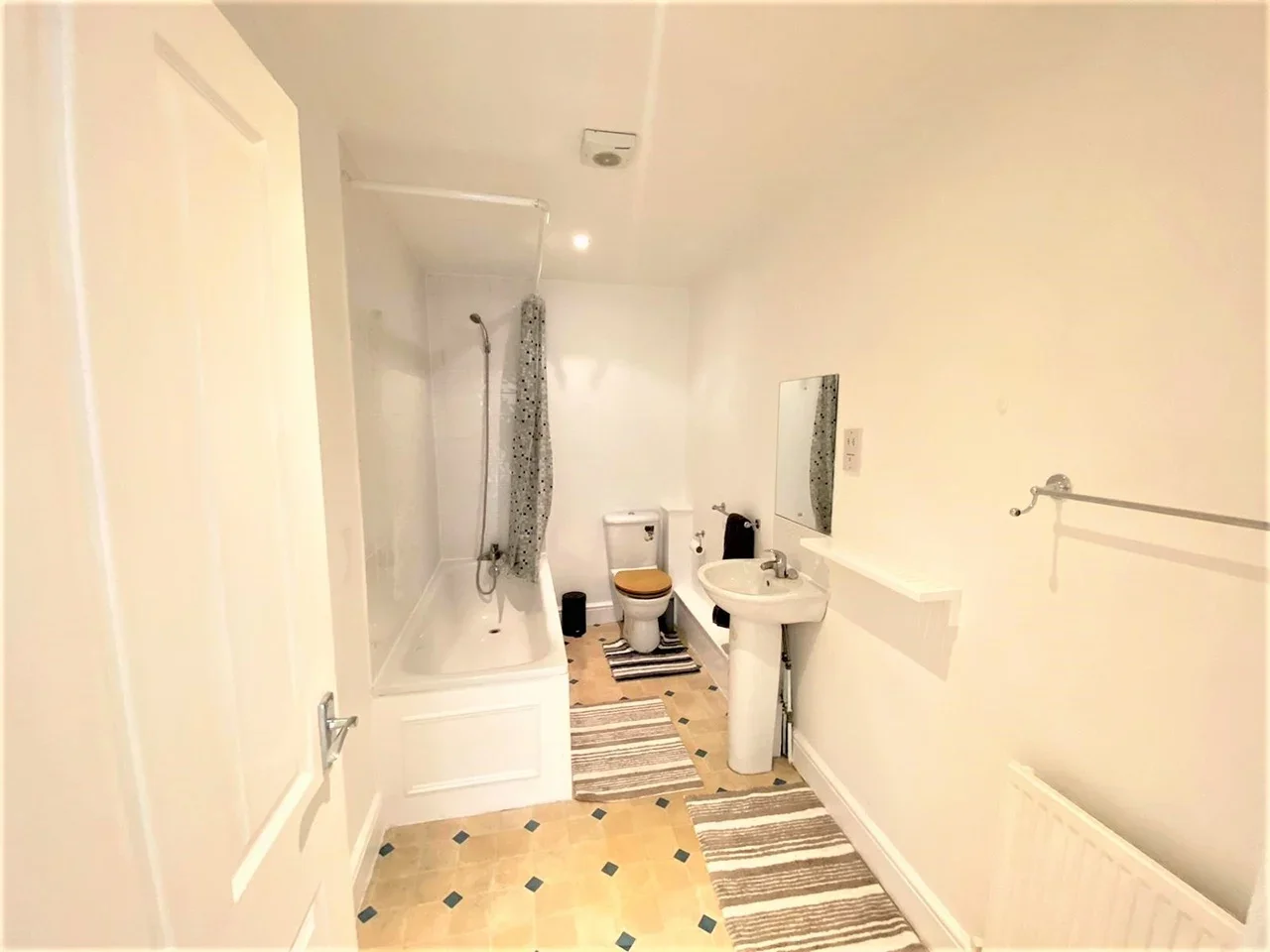 Flat Merton Road in Greater London