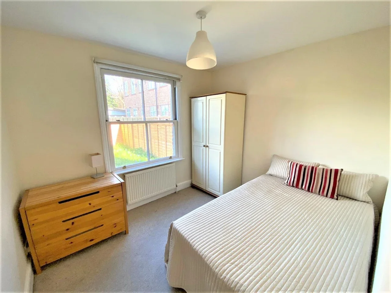 Flat Merton Road in Greater London