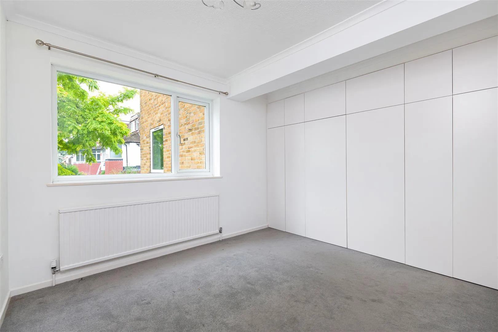 Flat Temple Sheen Road in Greater London