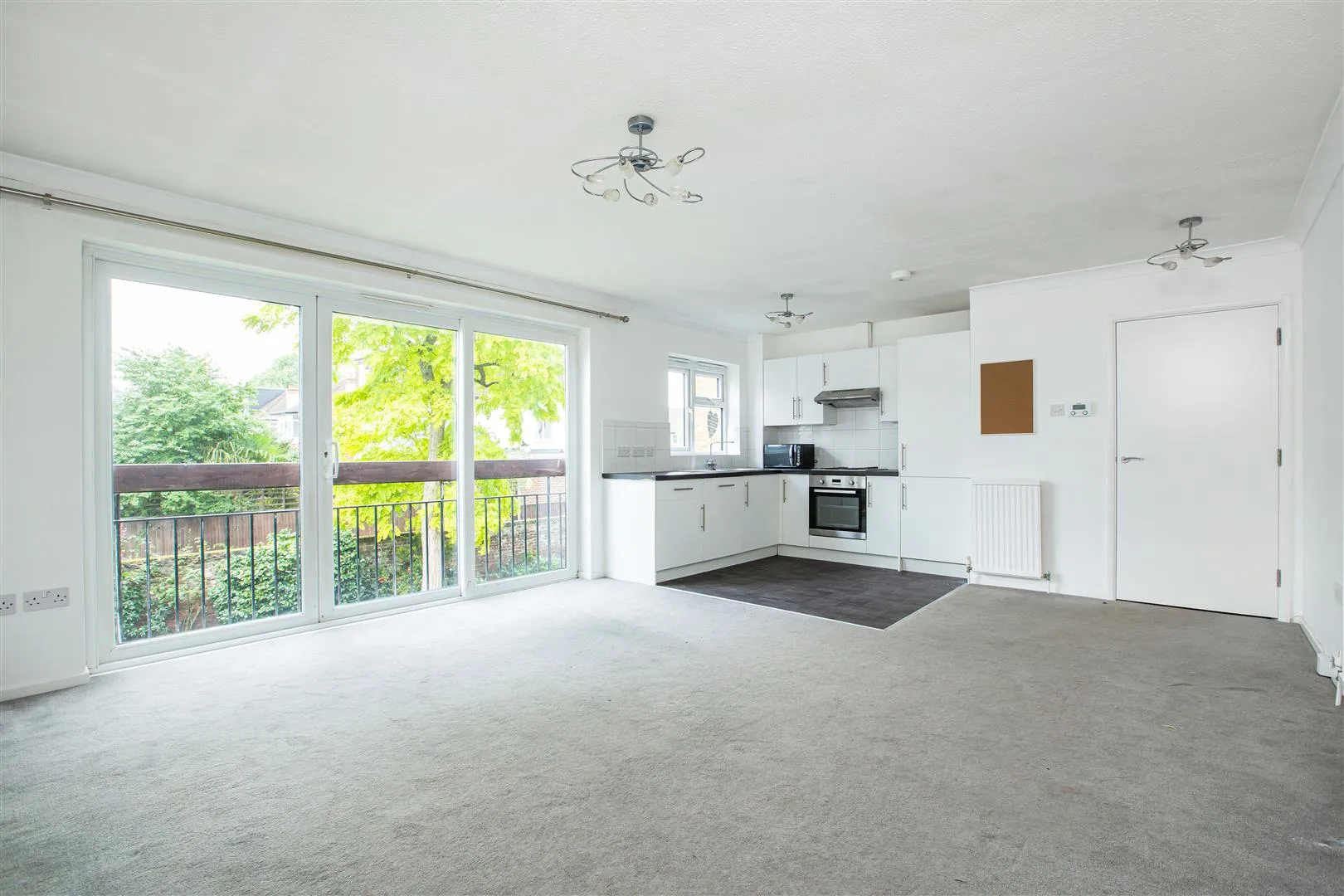 Flat Temple Sheen Road in Greater London