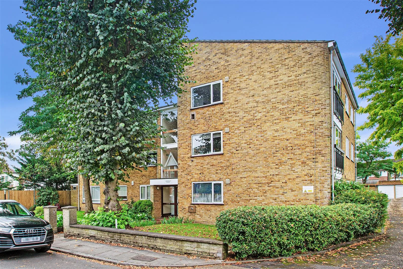 Flat Temple Sheen Road in Greater London