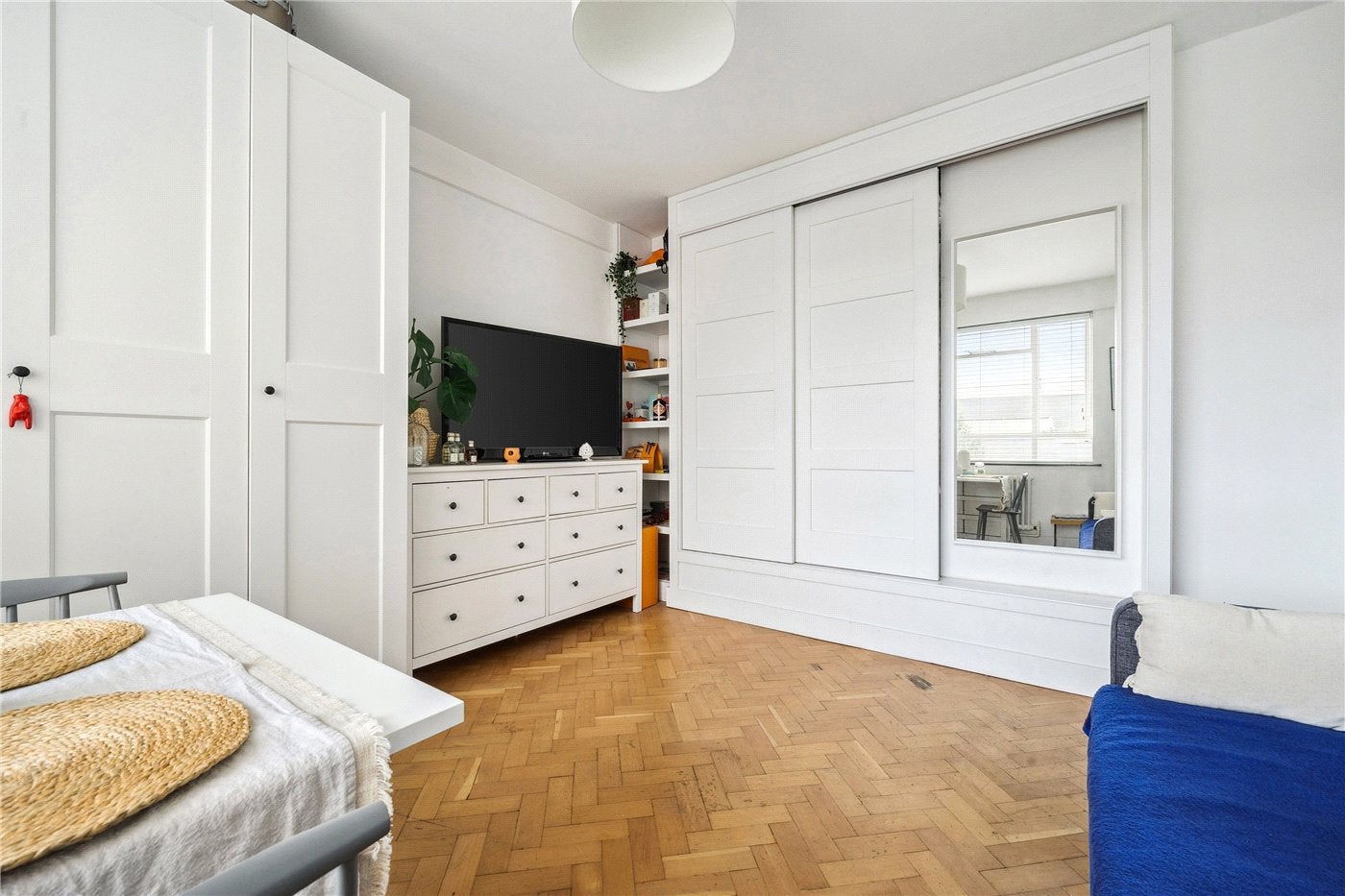 Flat Christchurch Road in Greater London