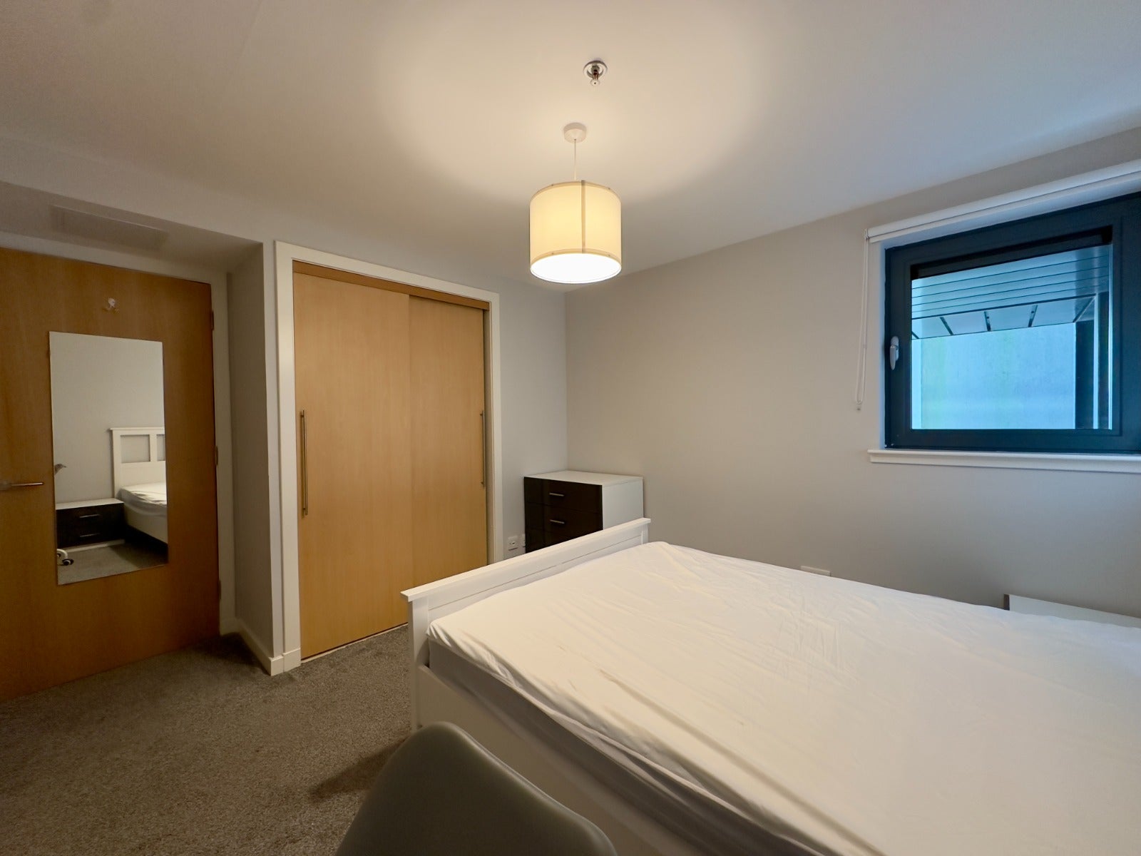 Flat Kent Road in Glasgow
