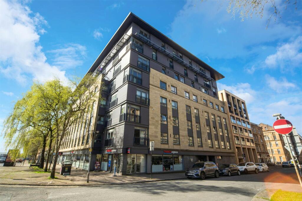 Flat Kent Road in Glasgow