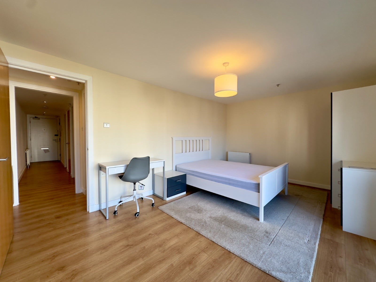 Flat Kent Road in Glasgow