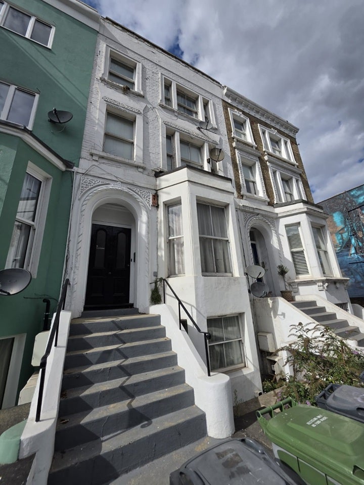 Flat Coldharbour Lane in Greater London