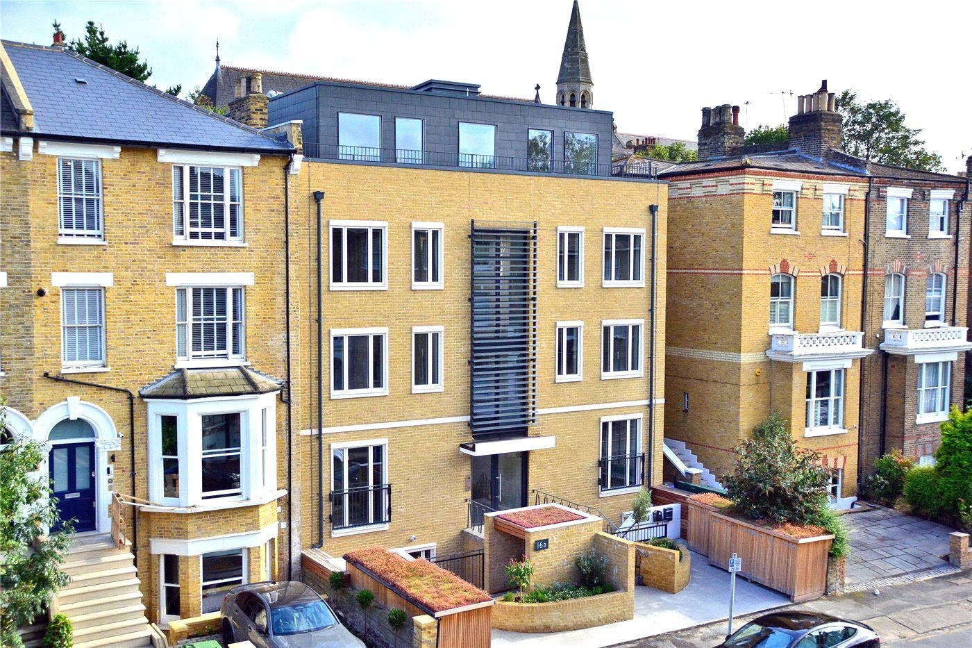 Flat Bennett Park in Greater London