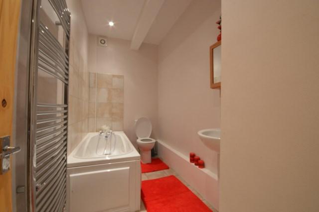 Room Devonport Road in Greater London