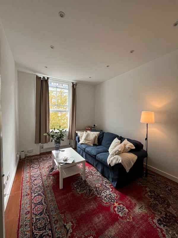 Flat Ifield Road in Greater London