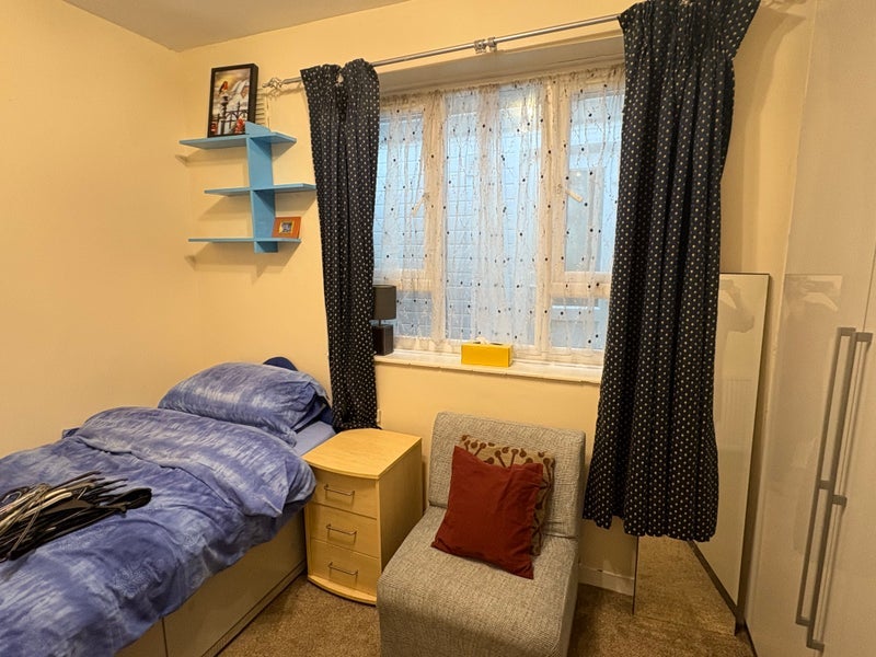 Room Ullathorne Road in Greater London