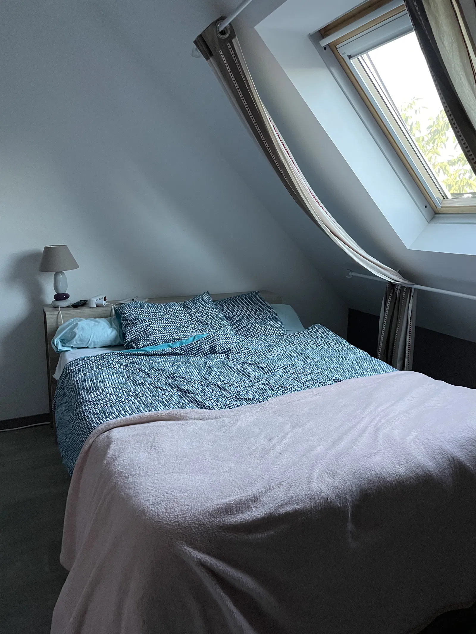 Chambre Place Saint-Exupéry à Le Coudray