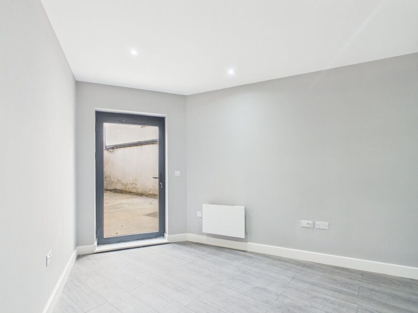 Flat King Edward's Road in Greater London