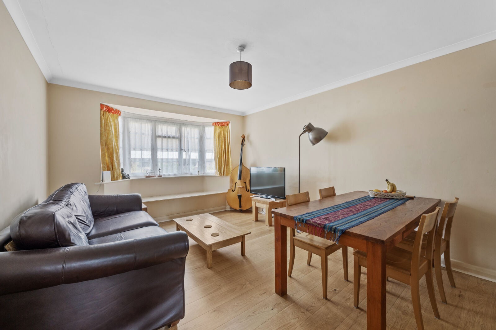 Flat Toby Way in Greater London