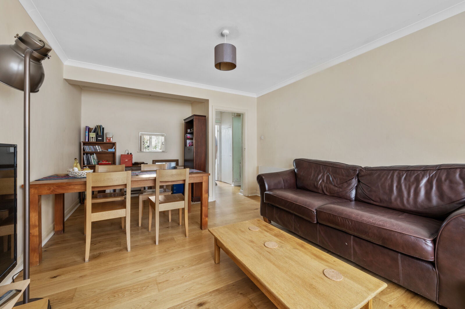 Flat Toby Way in Greater London