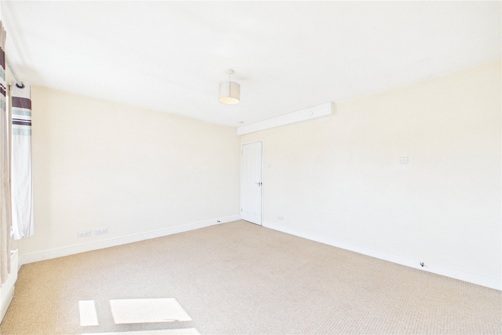 Flat The Meadway in Reading