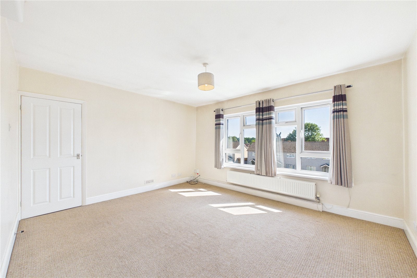 Flat The Meadway in Reading